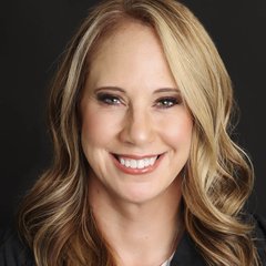 Headshot of Melissa Day, founder of Auxo Brand Growth and fractional CXO